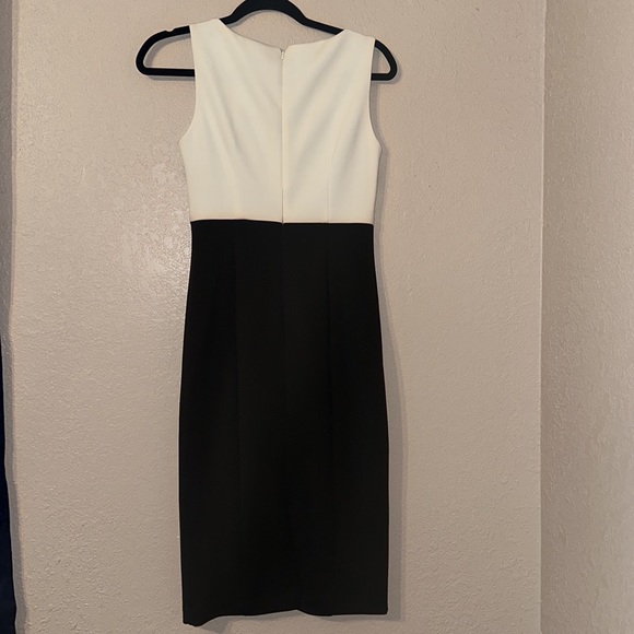 Vince Camuto Cut Out Front Color Block - Picture 2 of 4